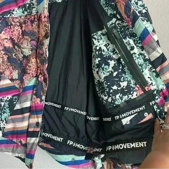 FP Movement Women's Bunny Slope Printed Puffer Jacket‎ Size M NWOT - Picture 13 of 16